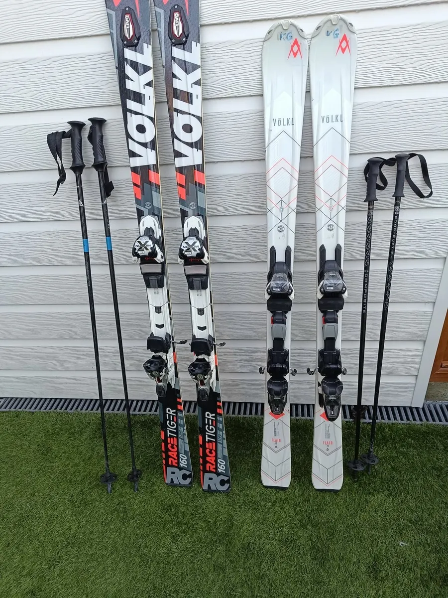 Skiing equipment - Image 4