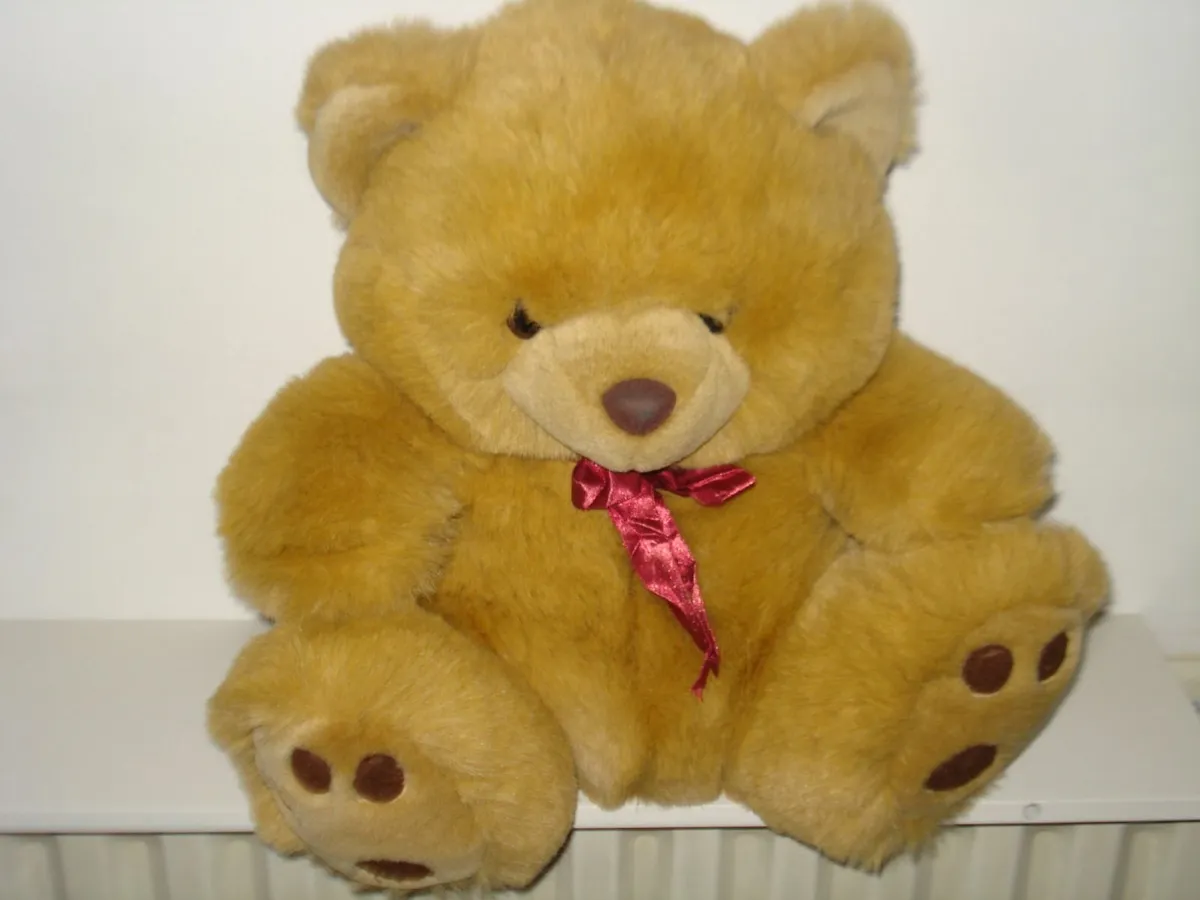 METRO SOFT TOYS CLASSIC TEDDY BEAR. 16 INCH, - Image 1