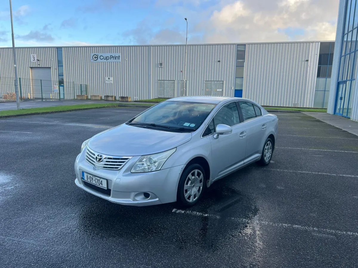 2011 Toyota avensis - Image 2