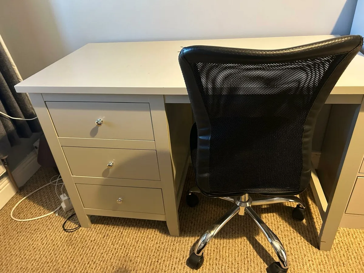 Desk and chair - Image 2