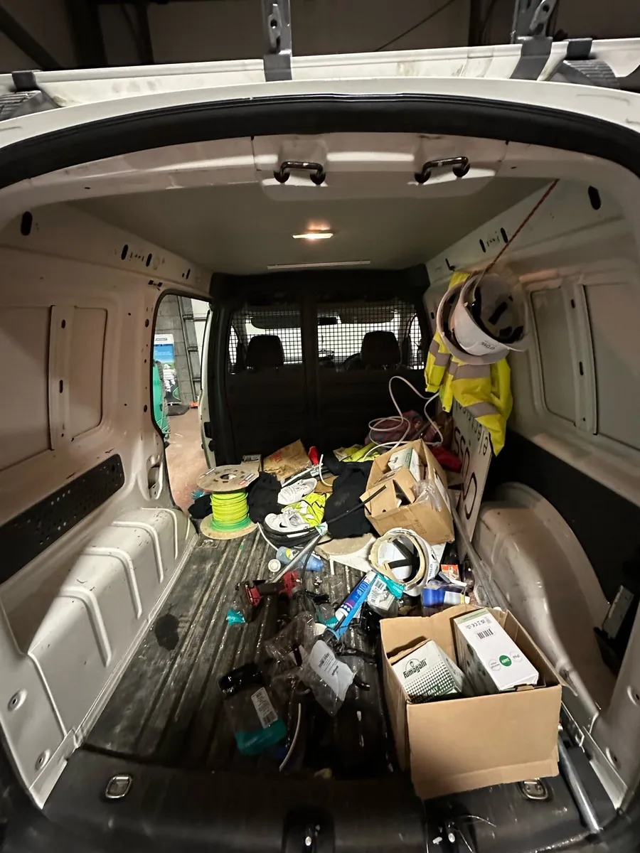 Vw caddy 1.6 - Image 4