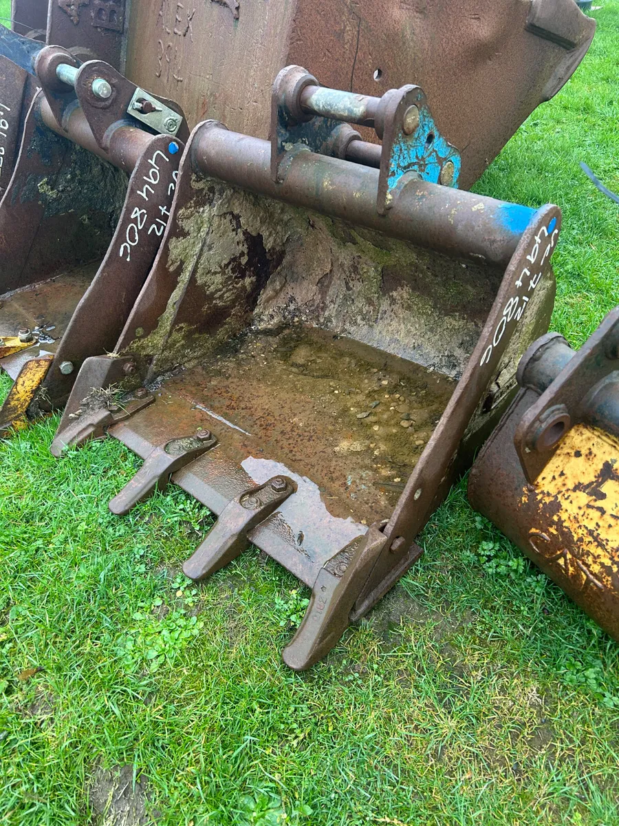 Whites 2ft 35mm pin digging bucket - Image 1