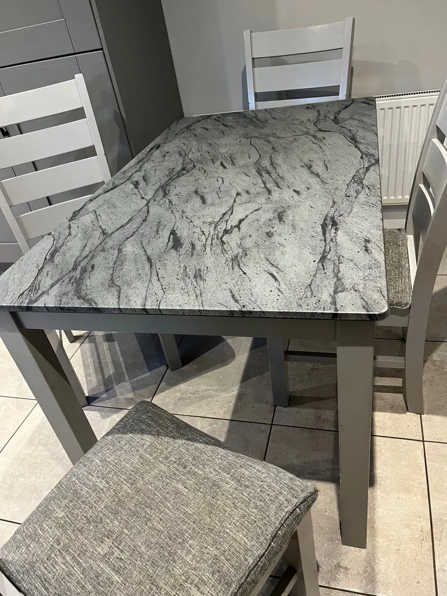 Table and Chairs - Image 3