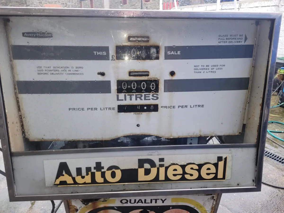 Vintage Petrol Pump Avery-Hardoll - Image 2