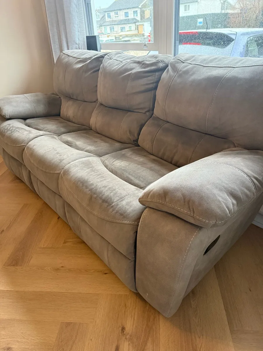 3 seater recliner sofas - Image 1
