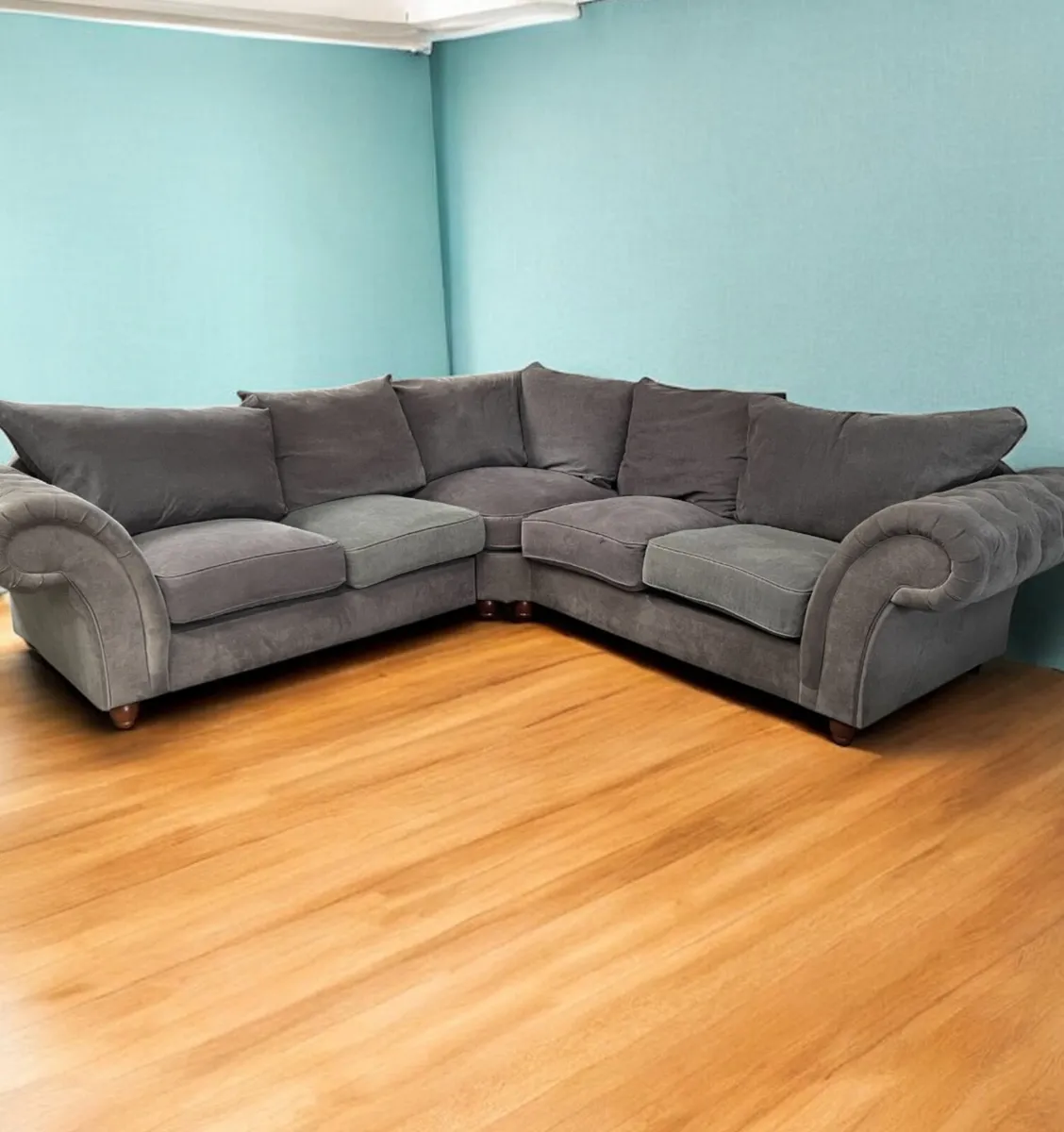 Large Corner sofa - Image 1