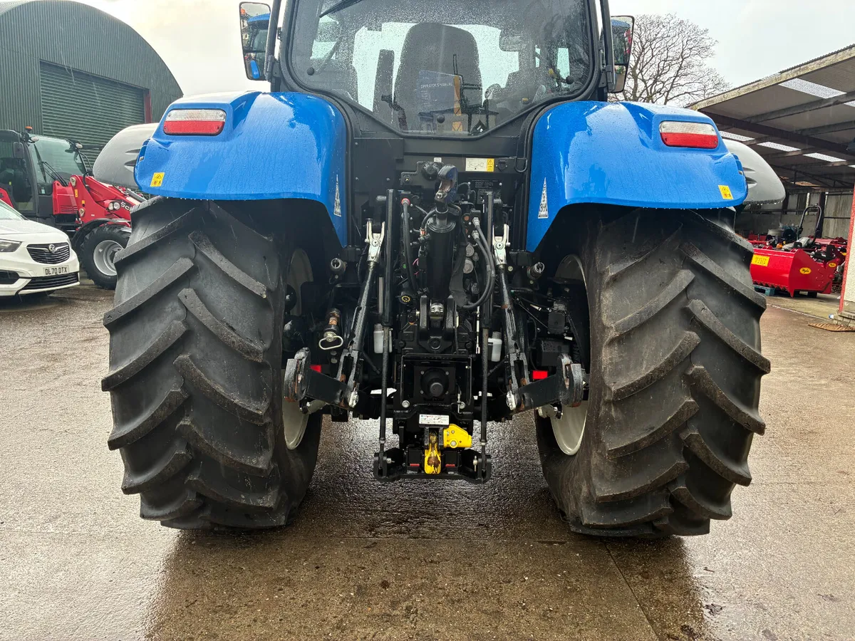 New Holland T7.225 - Image 2