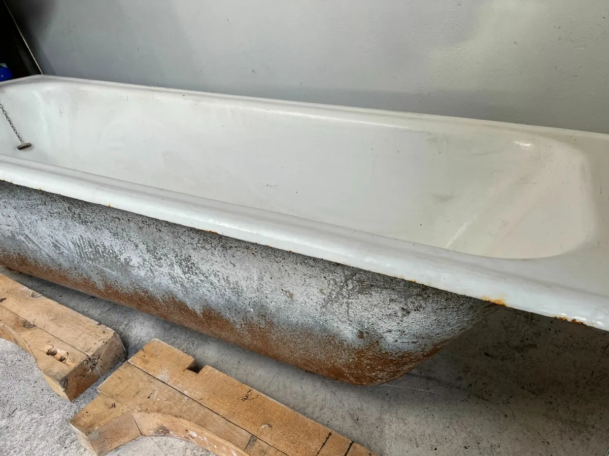Cast Iron Bath - Image 4