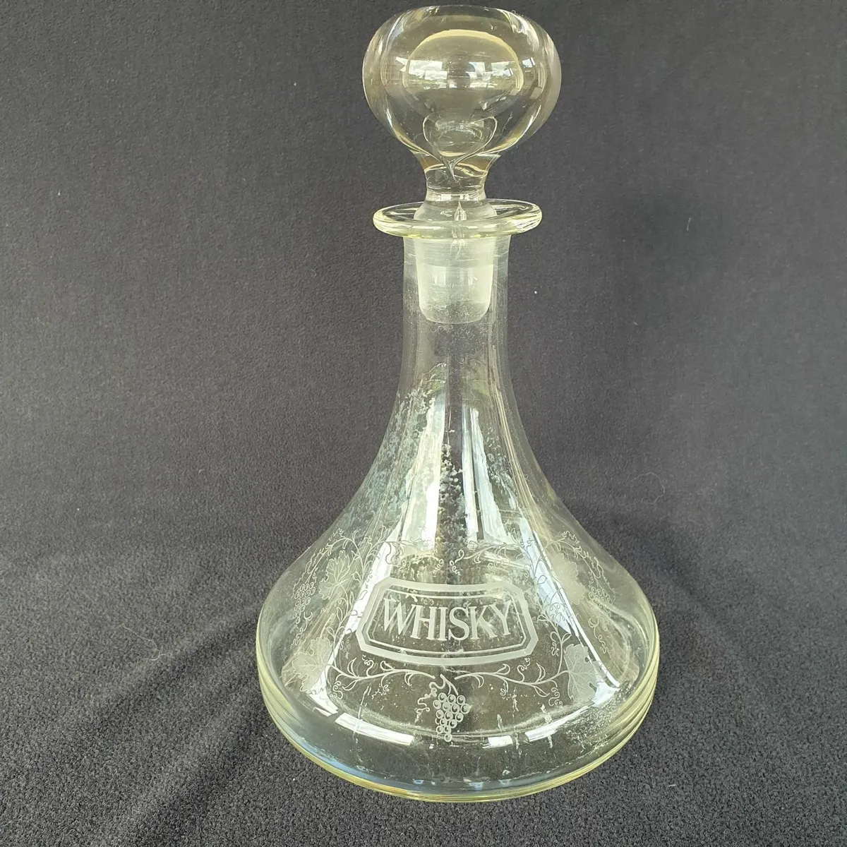 Whisky decanter engraved - Image 1