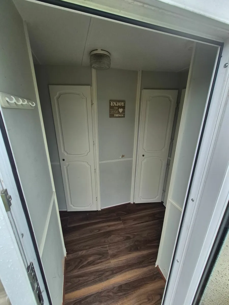 Mobile home - Image 1