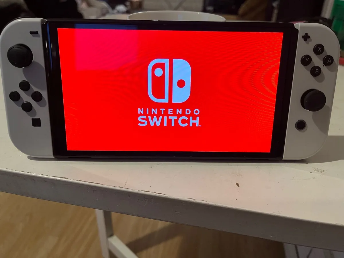 Nintendo switch oled - Image 1