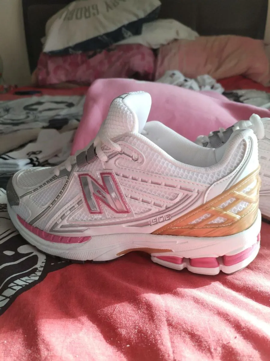 New Balance trainers - Image 1