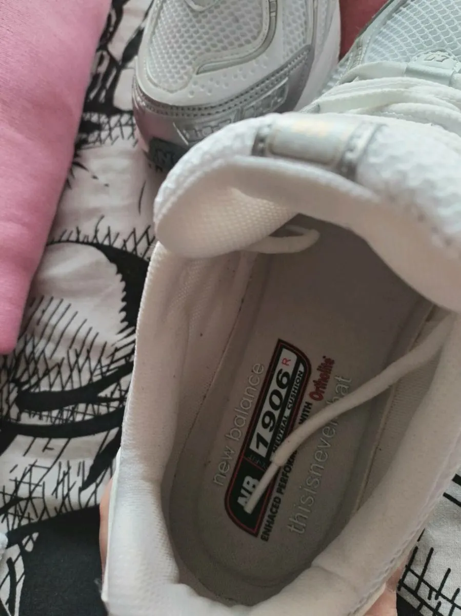 New Balance trainers - Image 4