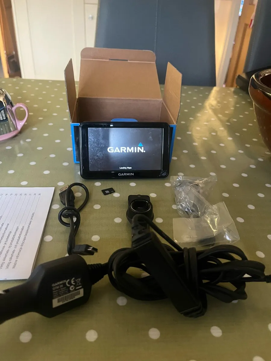 Garmin nuvi 2445 LMT sat nav - Image 4