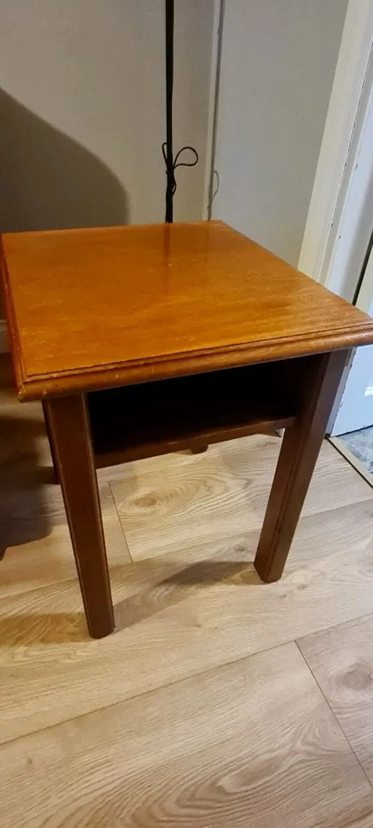 Side coffee/lamp table - Image 1