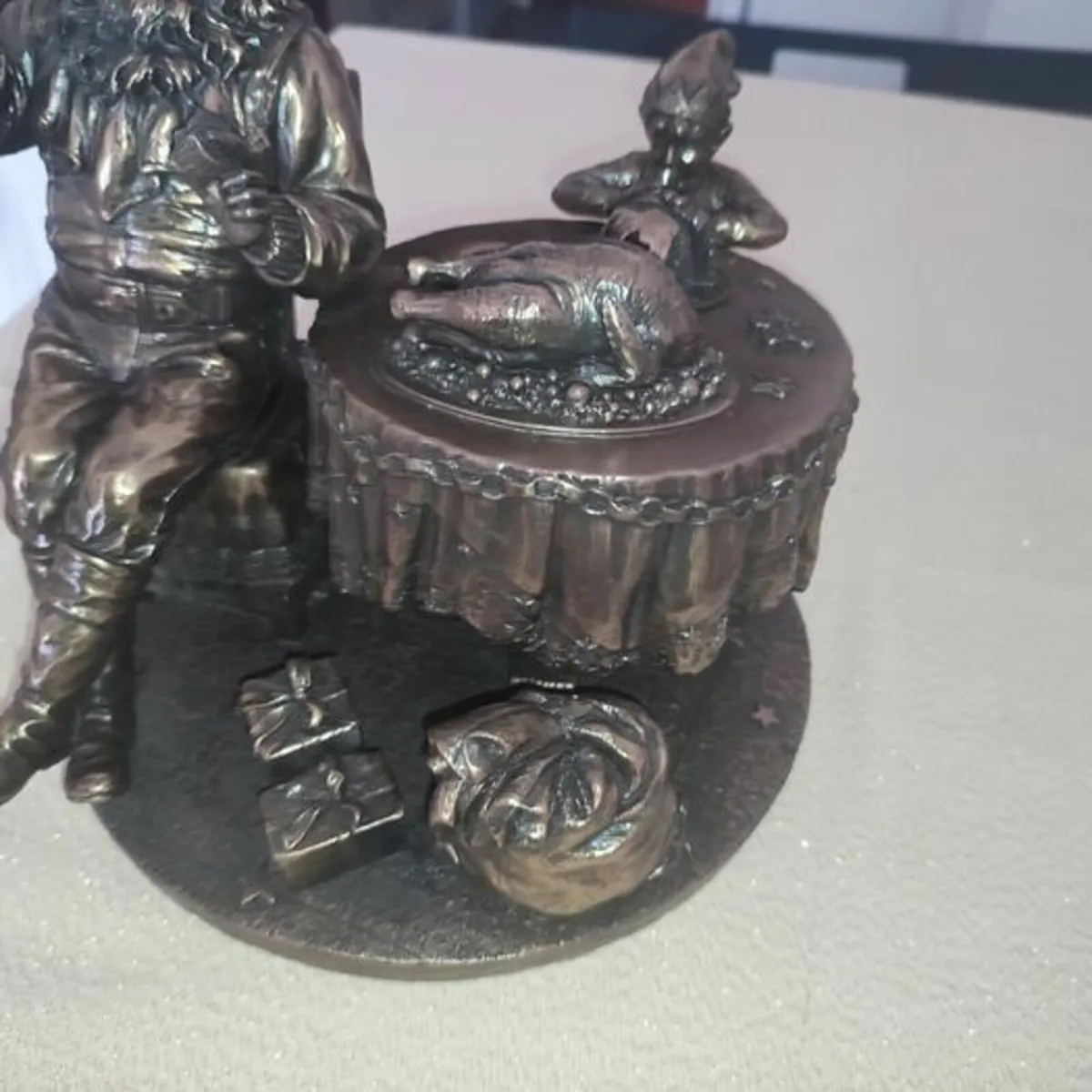 Rare Genesis Figurine Santa's Feast 2017 Superb /c - Image 1