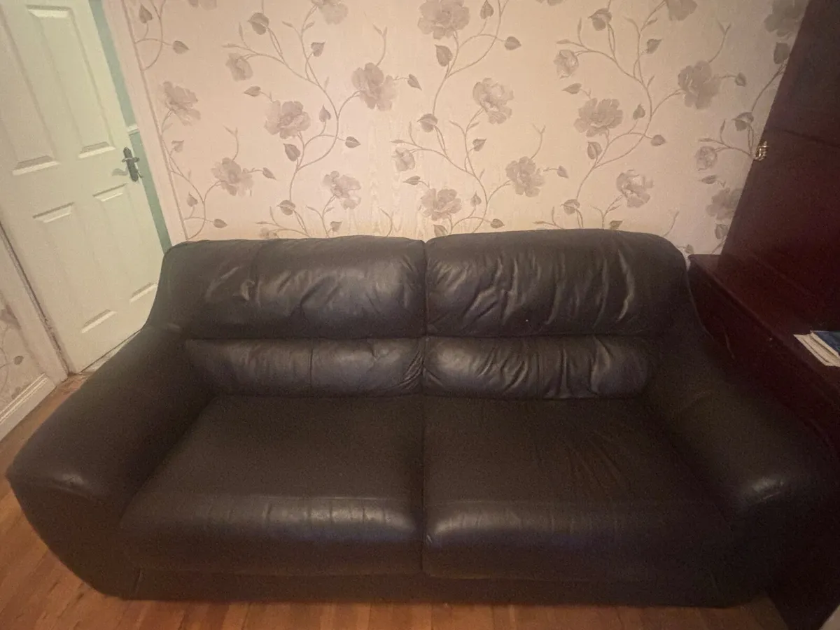 Brown leather sofa - Image 2