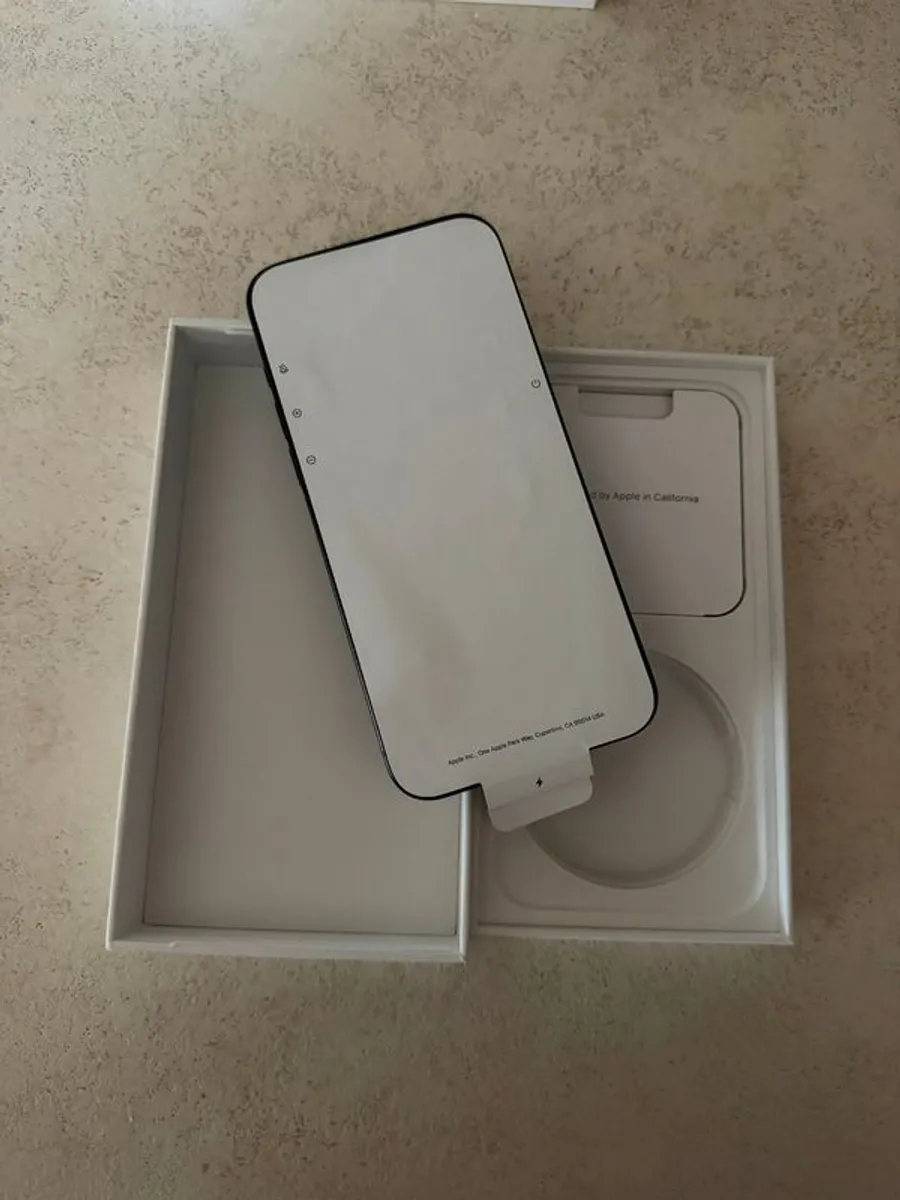 iPhone 15 pro max - Image 4