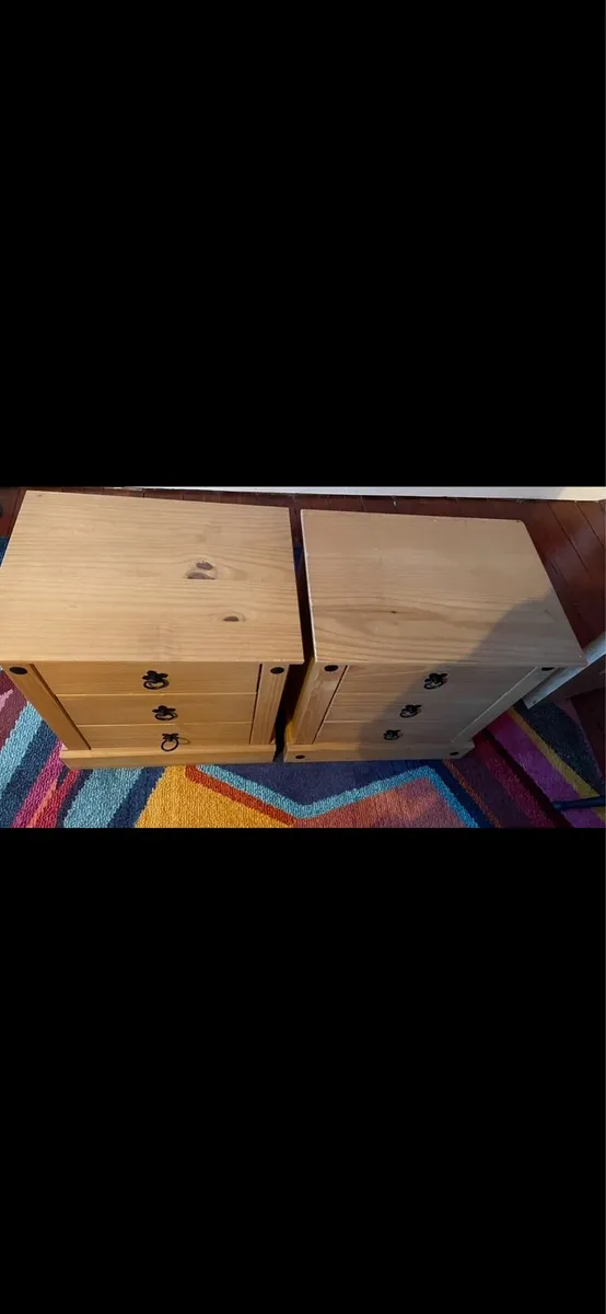 2 lockers and matching table - Image 3