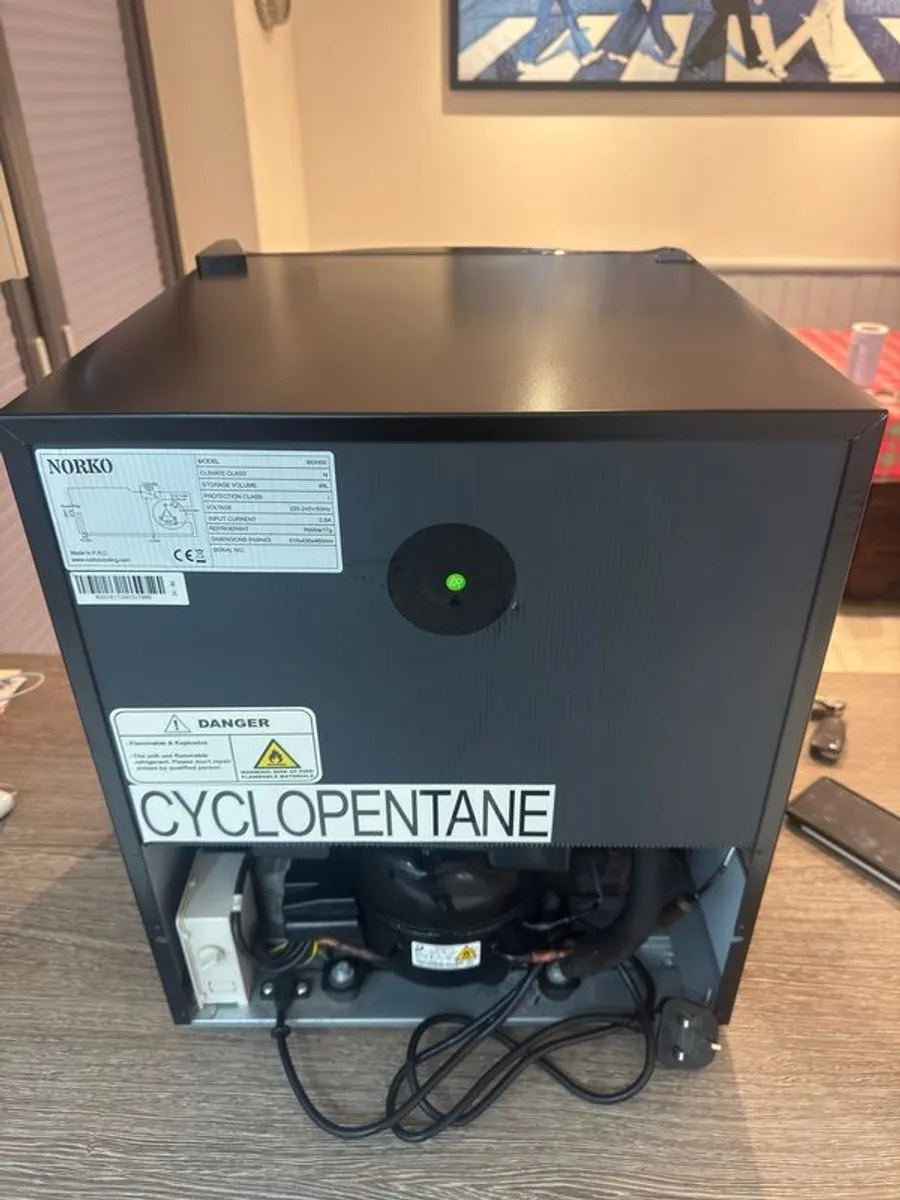 wine/beer fridge - Image 1