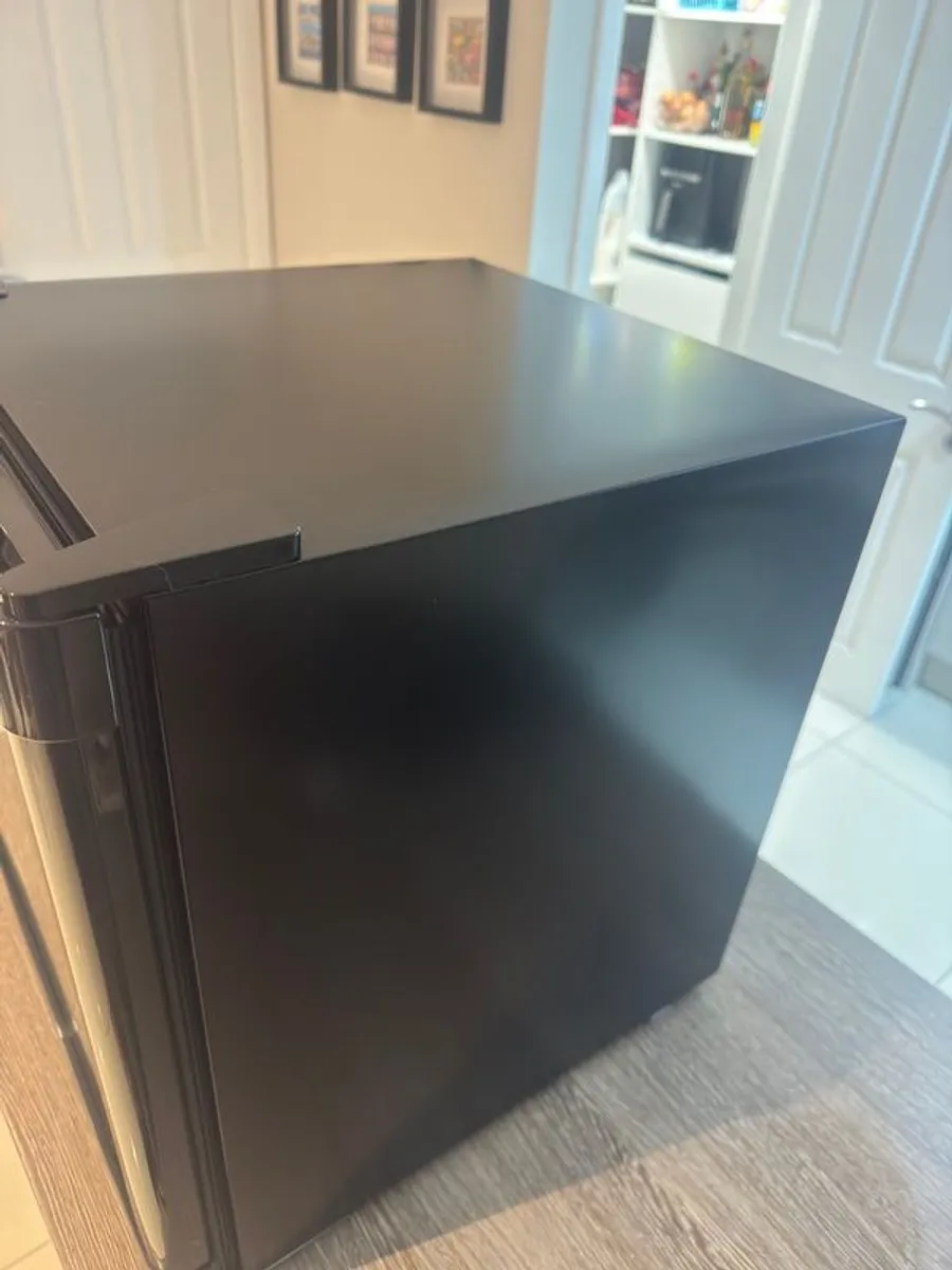 wine/beer fridge - Image 3