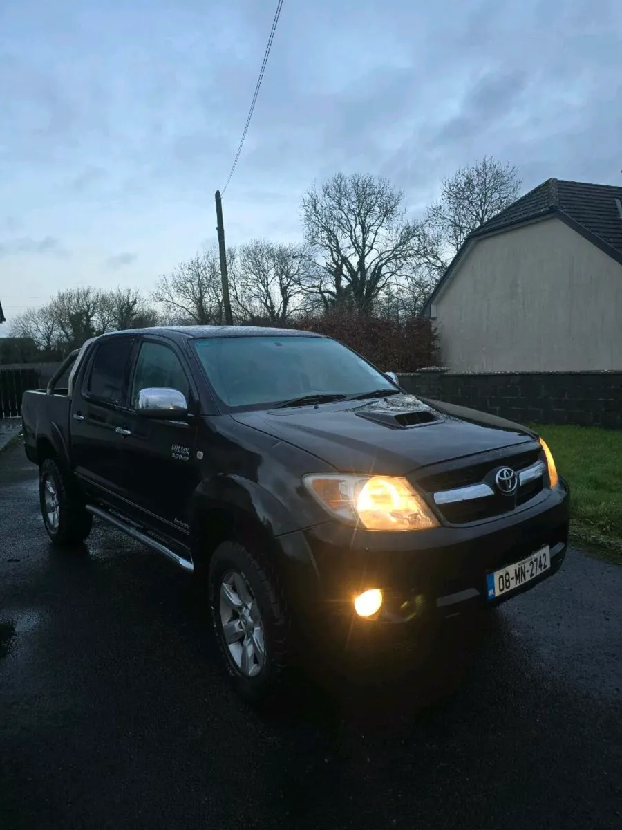 Toyota hilux invincible 3.0ltr d4d - Image 1