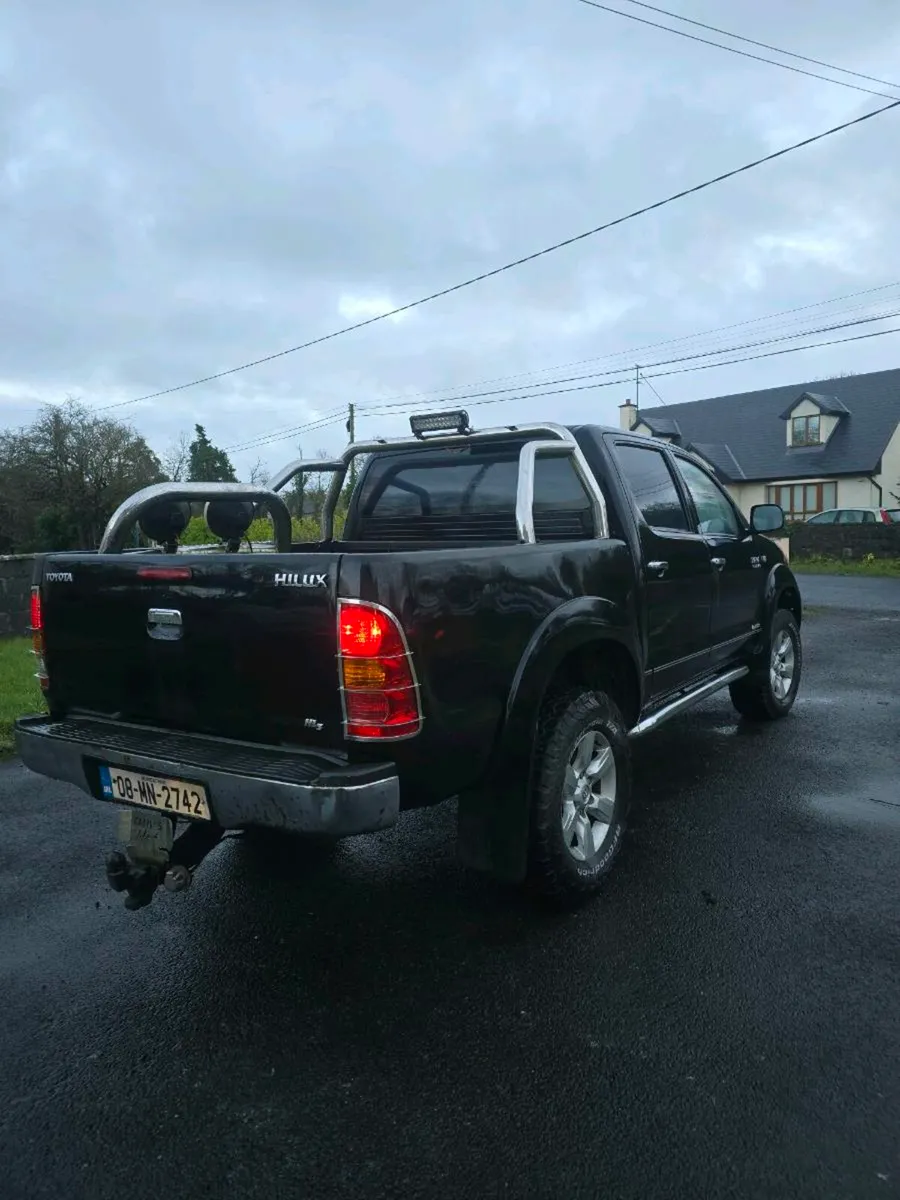 Toyota hilux invincible 3.0ltr d4d - Image 4