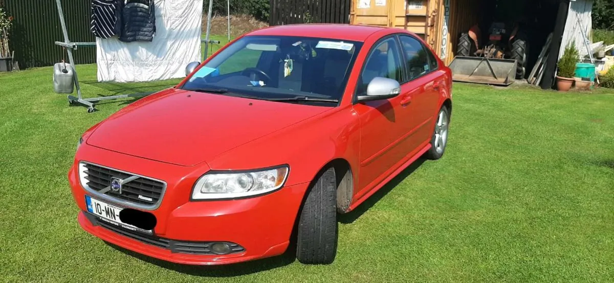 Volvo S40 - Image 1