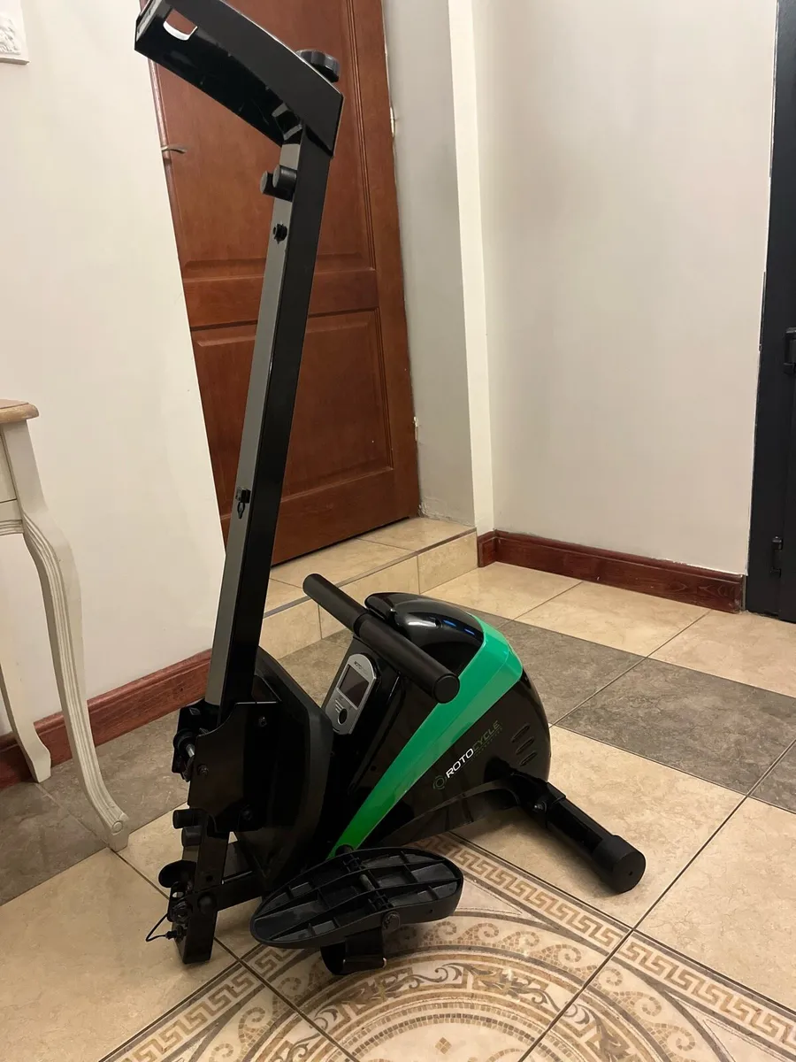 Rowing machine - Image 1