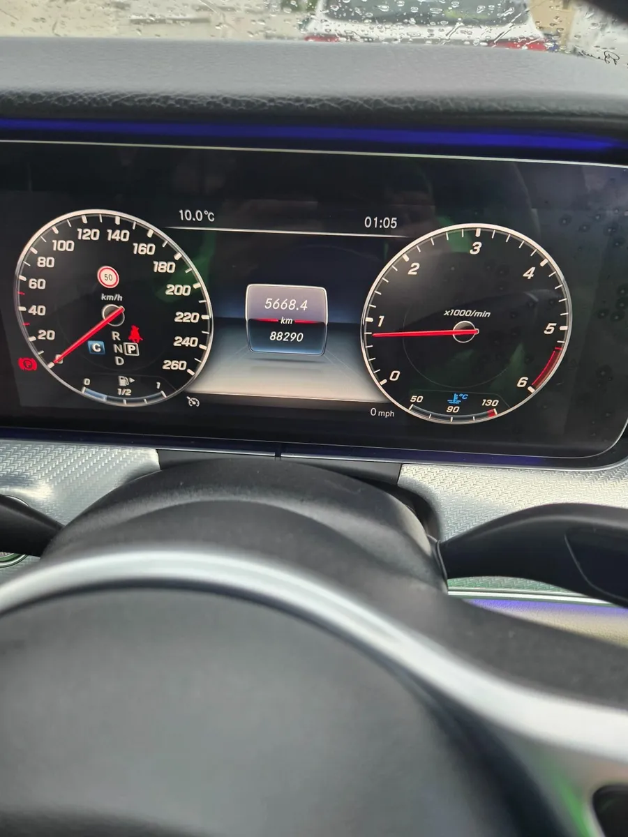 Top SPECKS ,  PREMIUM  ,Mercedes-Benz E-Class 2019 - Image 2