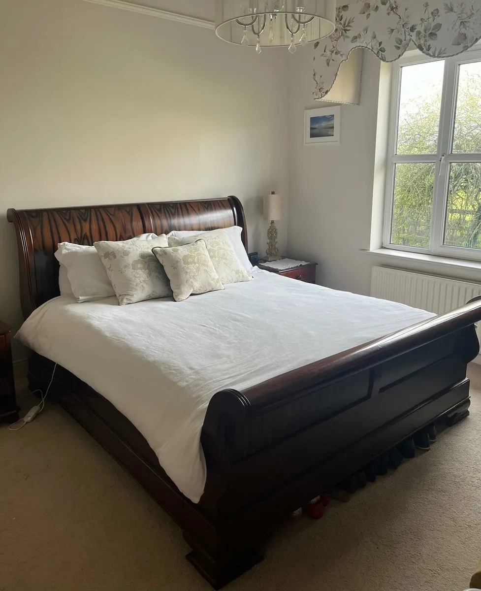 6Ft Magnificent Mahogany Sleigh bed ex Casey's - Image 2