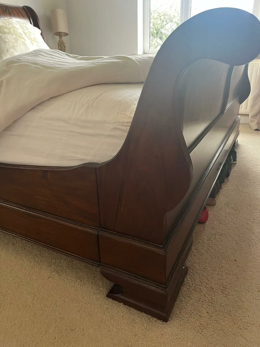 6Ft Magnificent Mahogany Sleigh bed ex Casey's - Image 3
