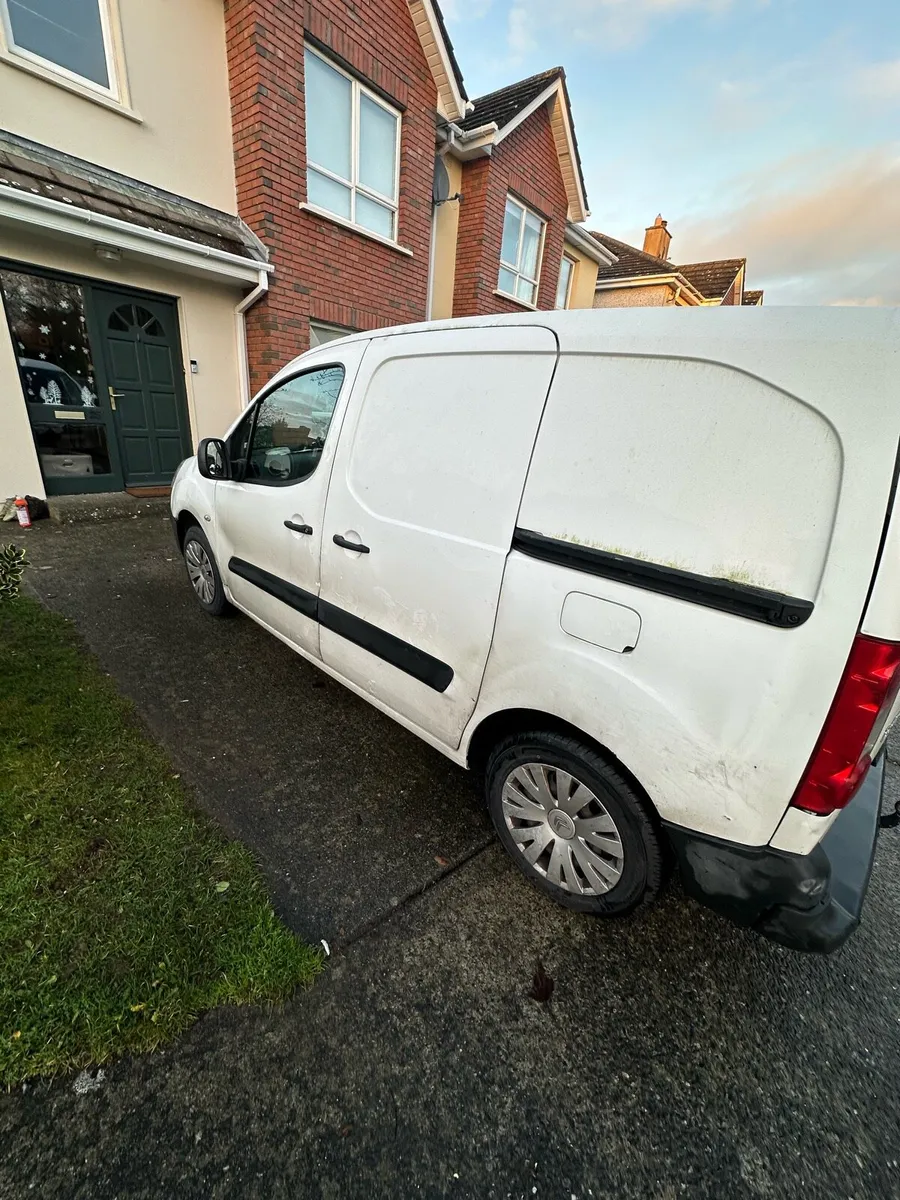 2017 3 seater Berlingo - Image 3