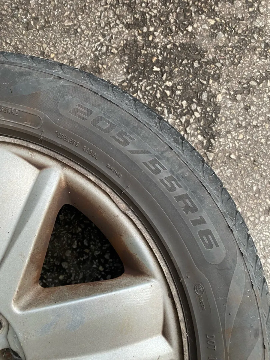 Megane 2 Scenic 2 Clio 3 alloys with tyres - Image 4