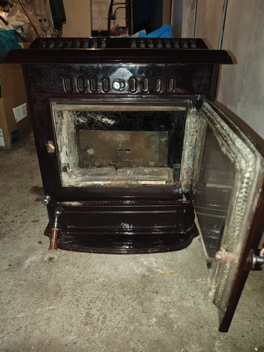 Stove with back boiler appliance - Image 3