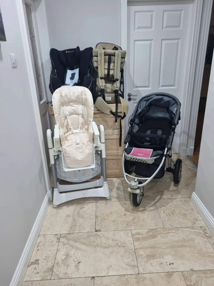 Baby pushchair, changing unit, cot, high chair, et - Image 2
