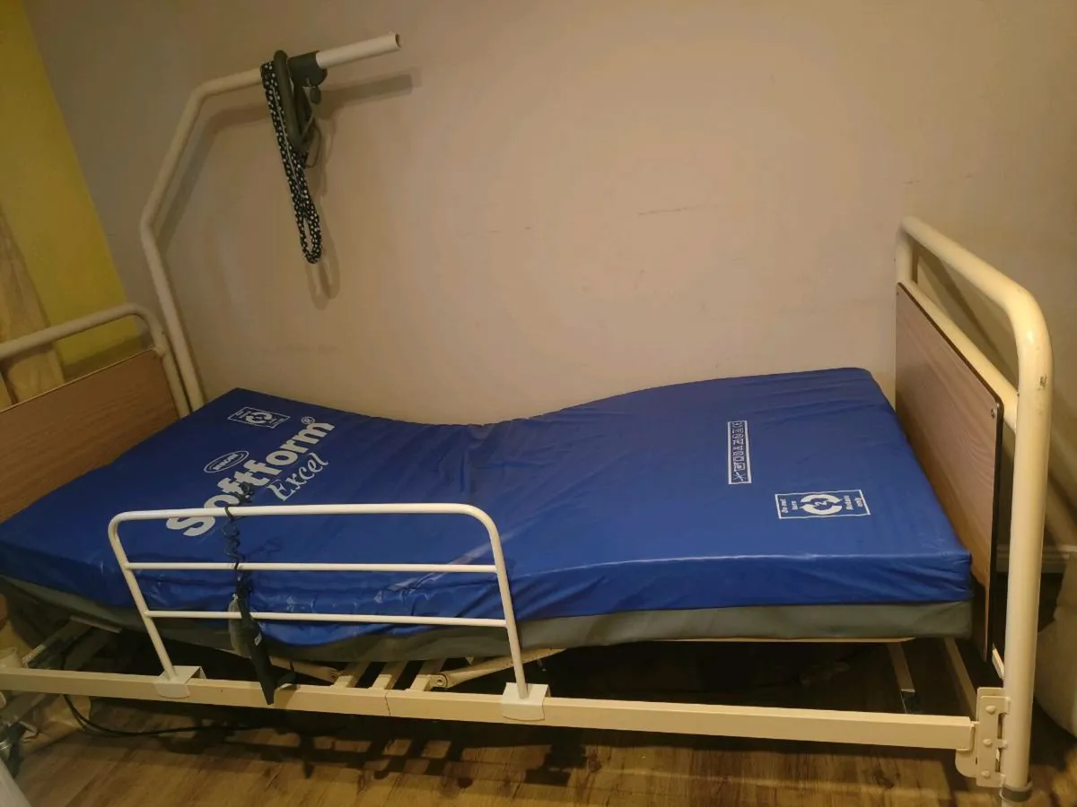 Hospital bed - Image 3