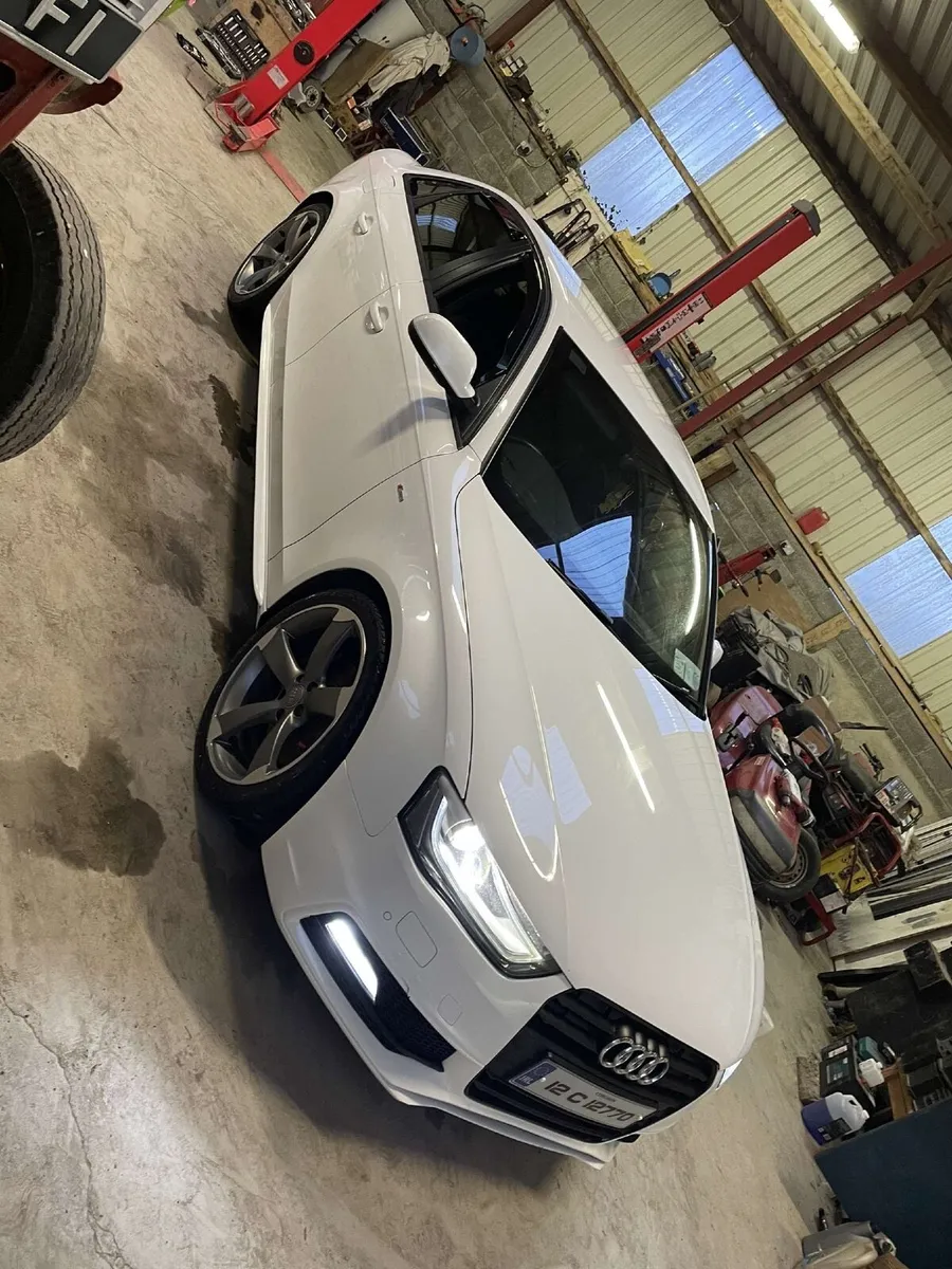 Audi A4 2012 - Image 2