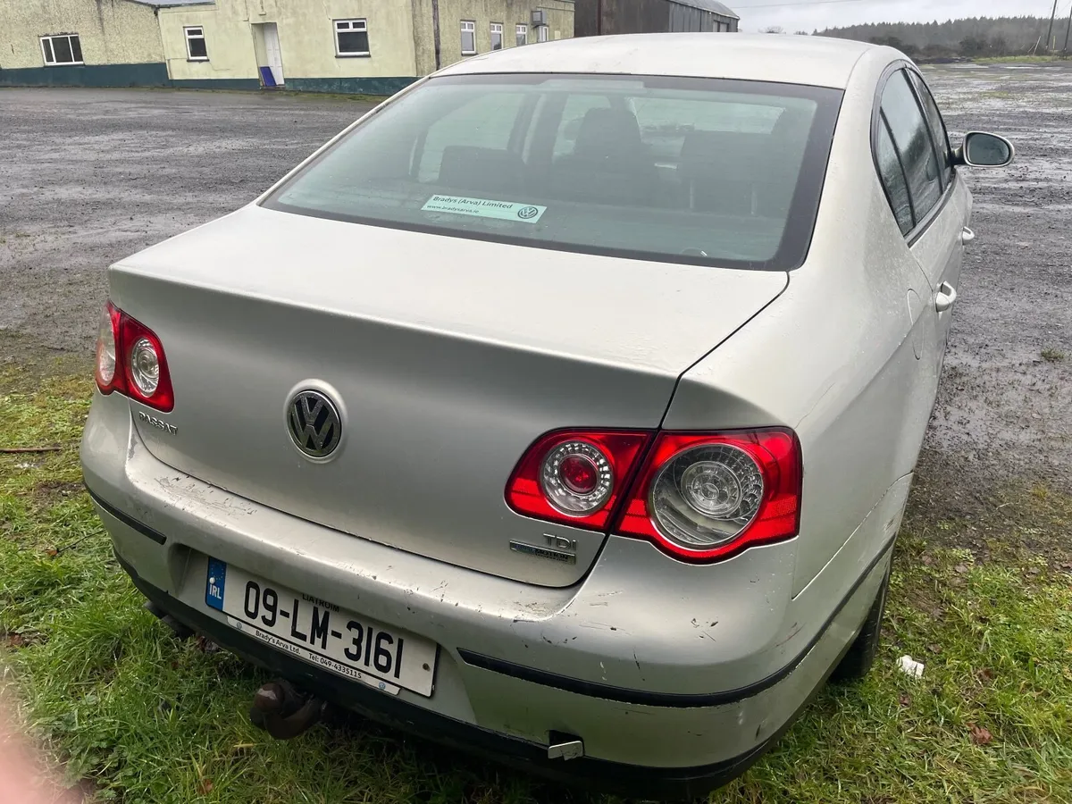 Volkswagen Passat 2009 - Image 1