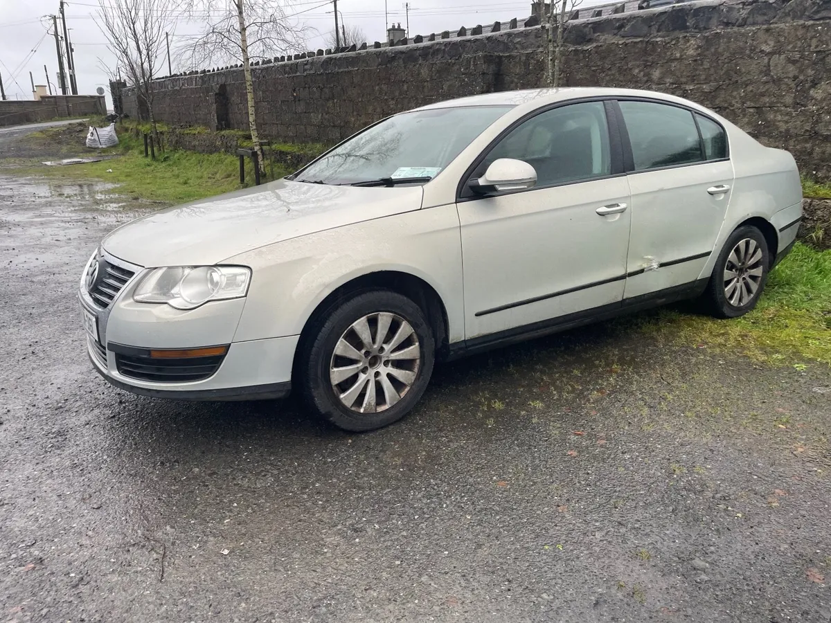 Volkswagen Passat 2009 - Image 4