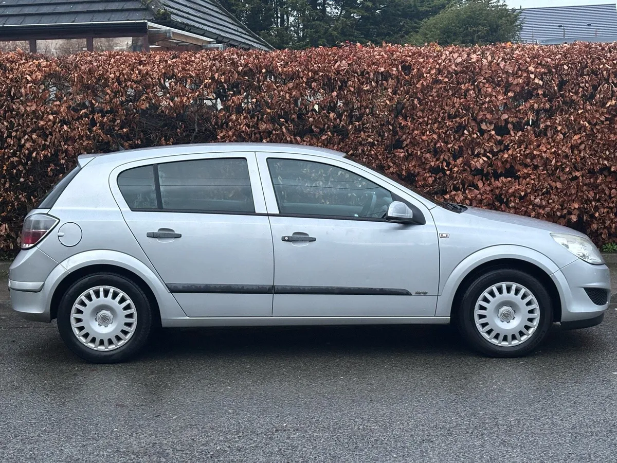Vauxhall Astra Life 1.3 Diesel 5dr - Image 3