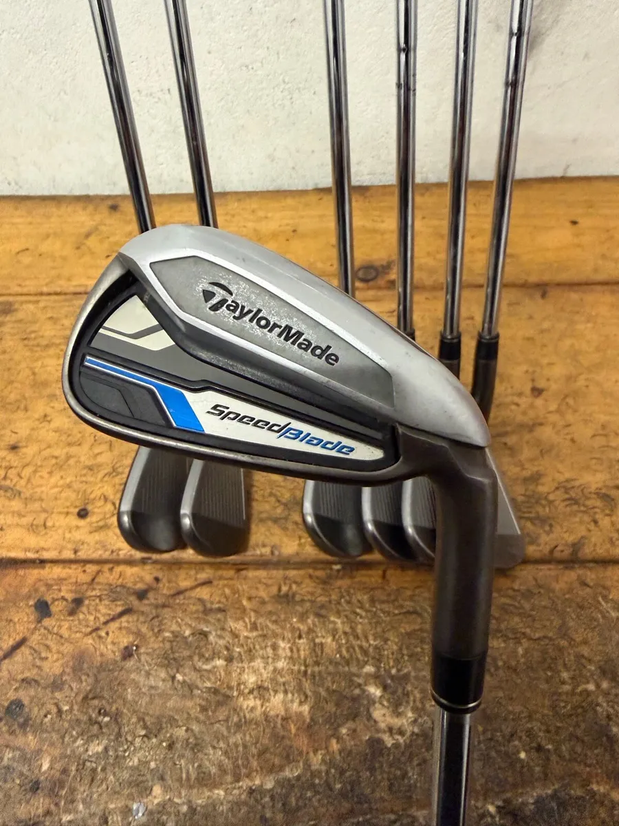 Taylor Made JetSpeed Irons 5-SW RH R Flex - Image 1