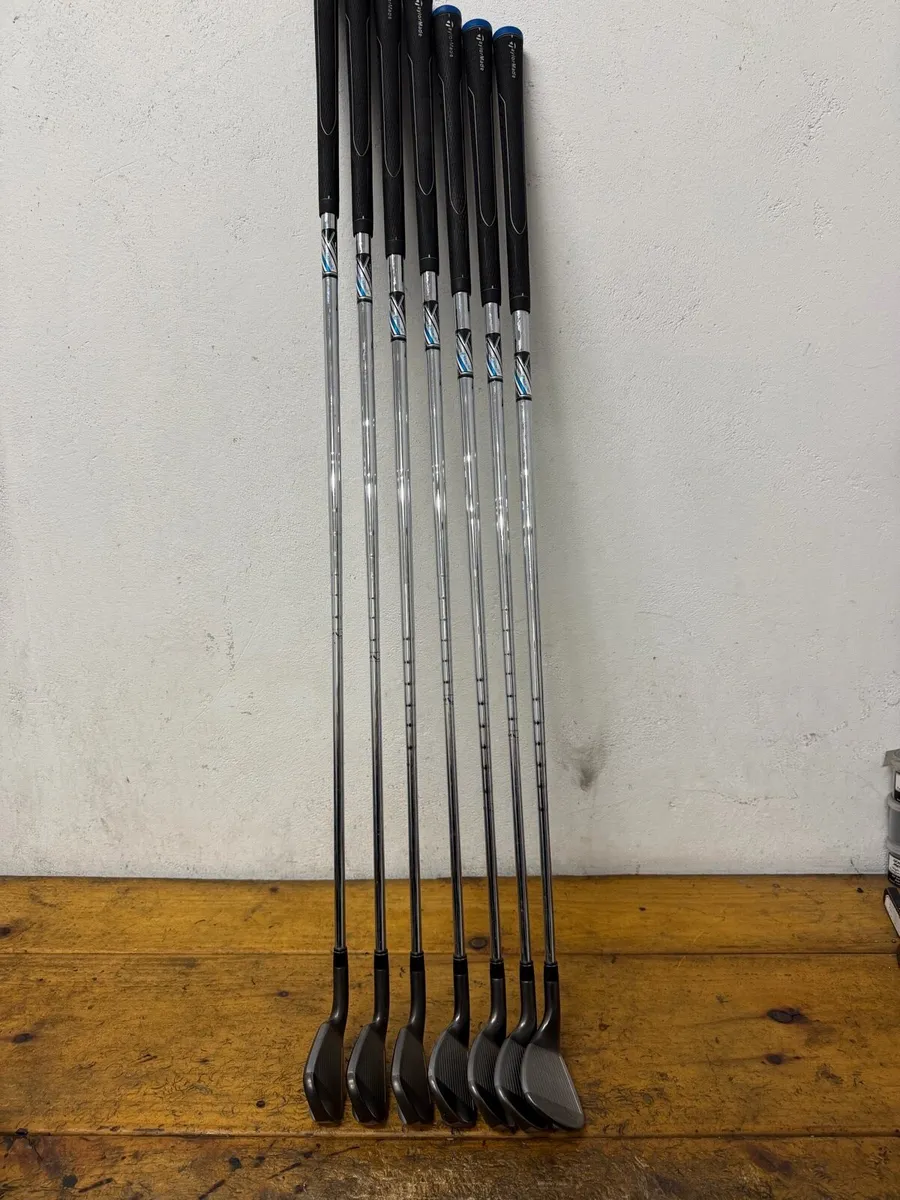 Taylor Made JetSpeed Irons 5-SW RH R Flex - Image 2