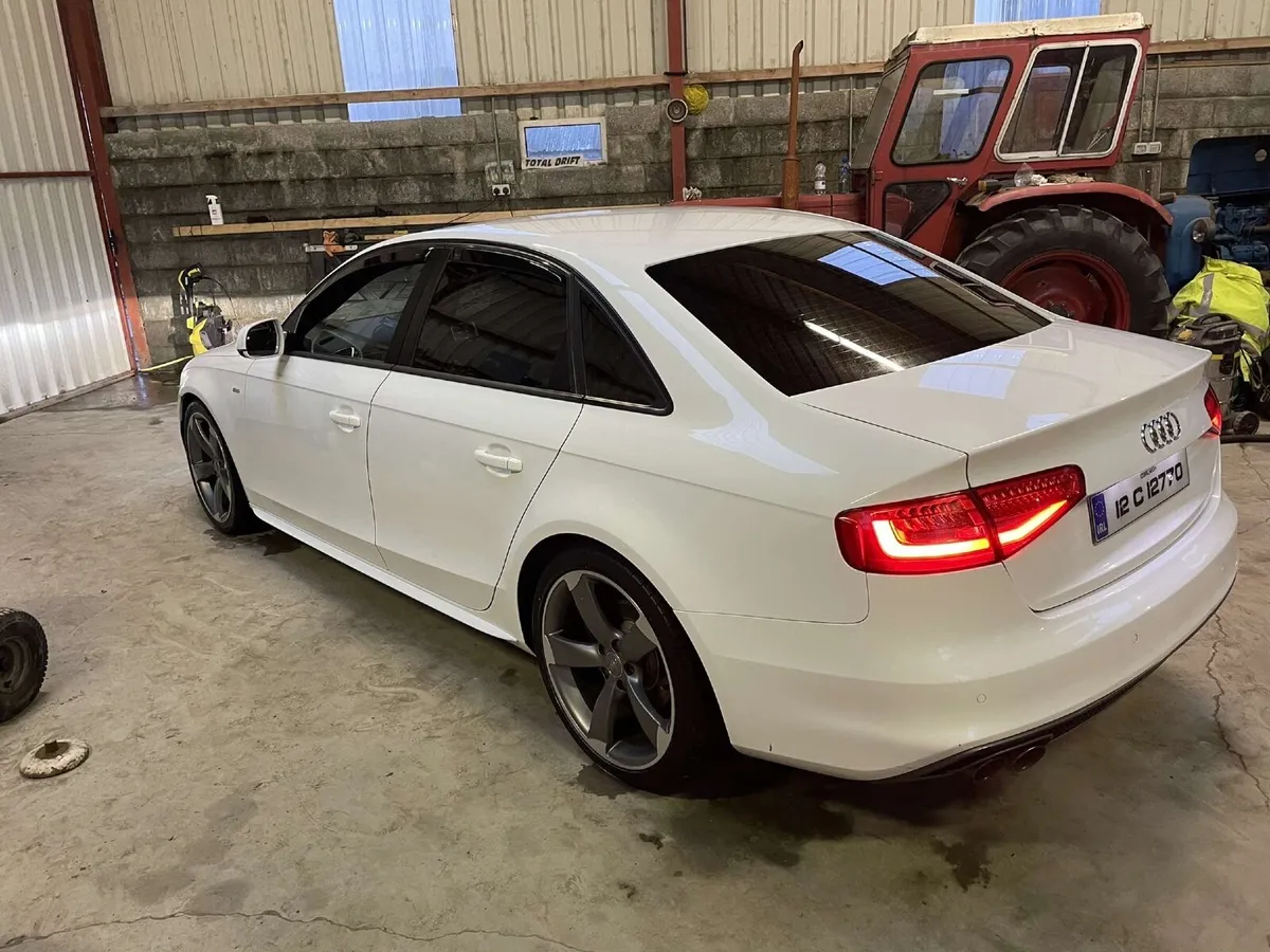 Audi A4 2012 - Image 4