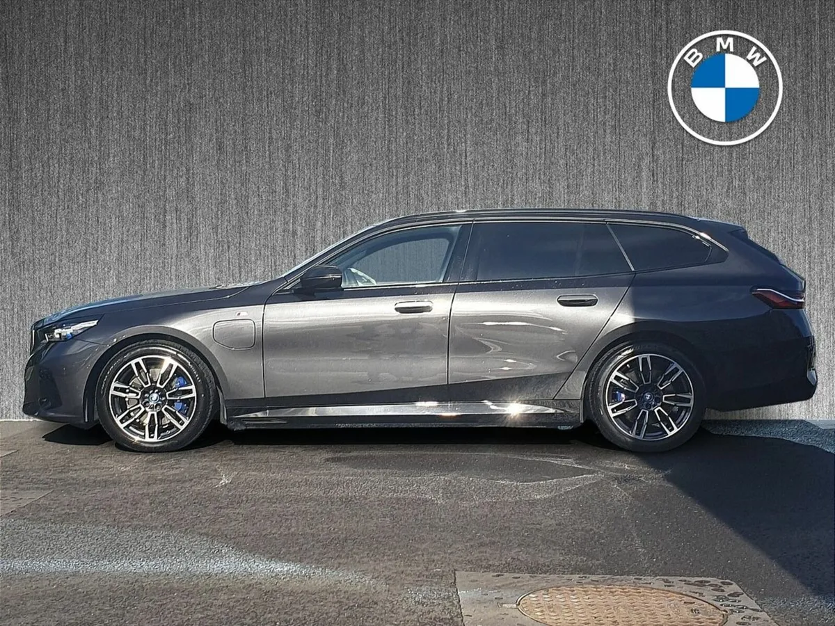 BMW 5-Series 530e M Sport Touring - Image 4
