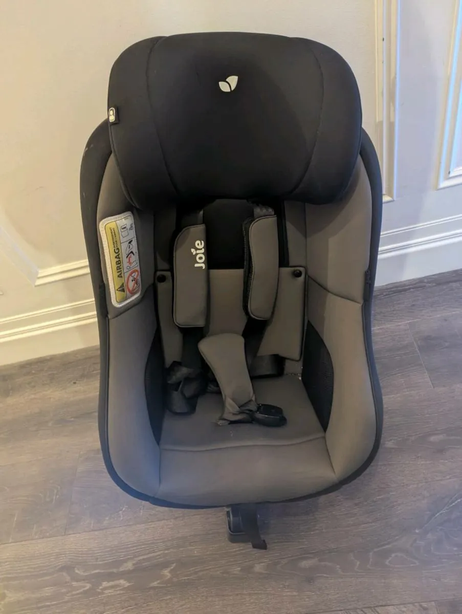 Joie ispin 360 isofix childs car seat - Image 1