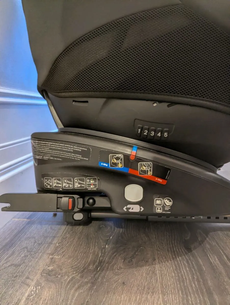 Joie ispin 360 isofix childs car seat - Image 3