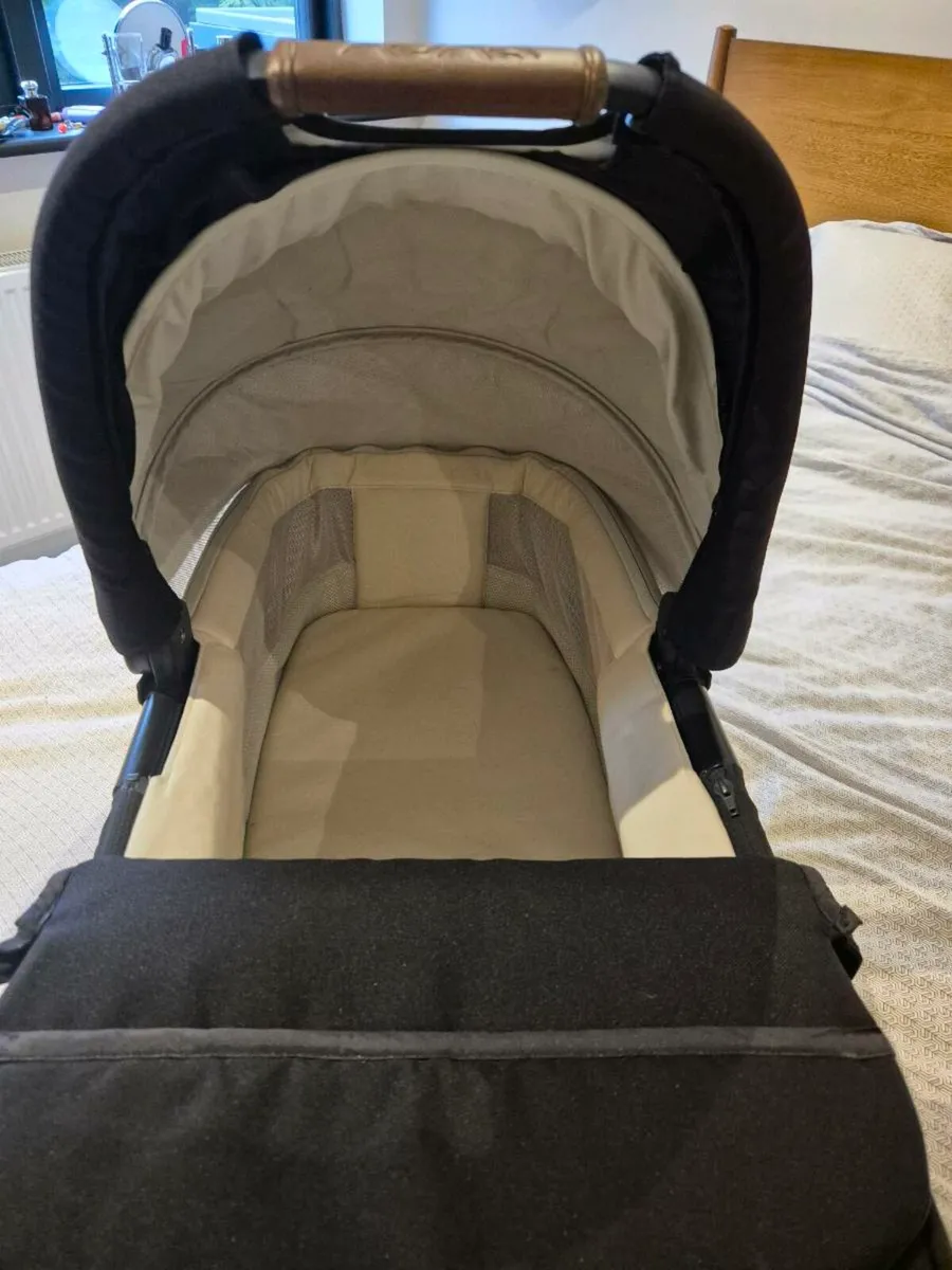 Nuna mixx bassinet - Image 3