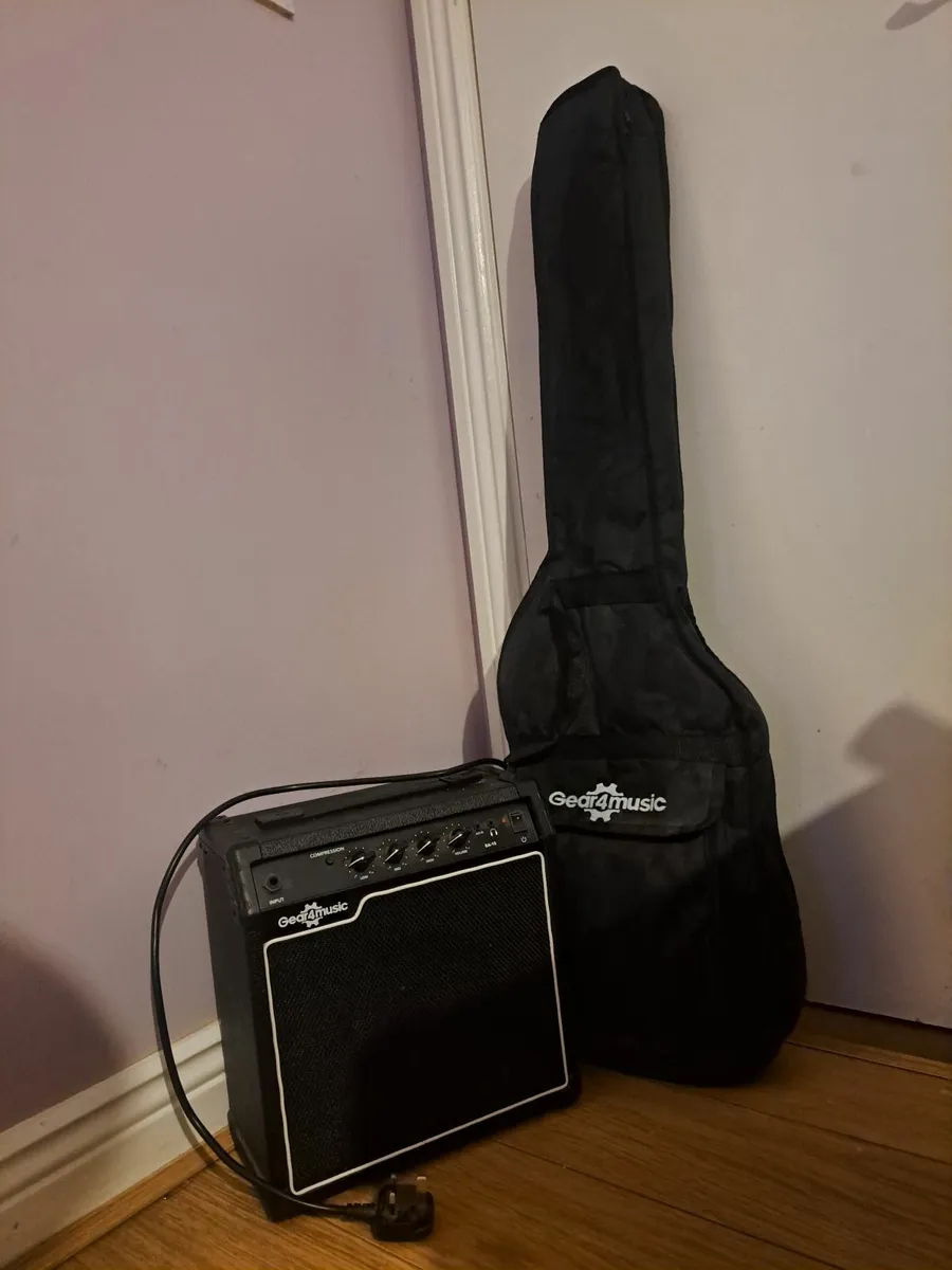 Electric bass guitar and amp