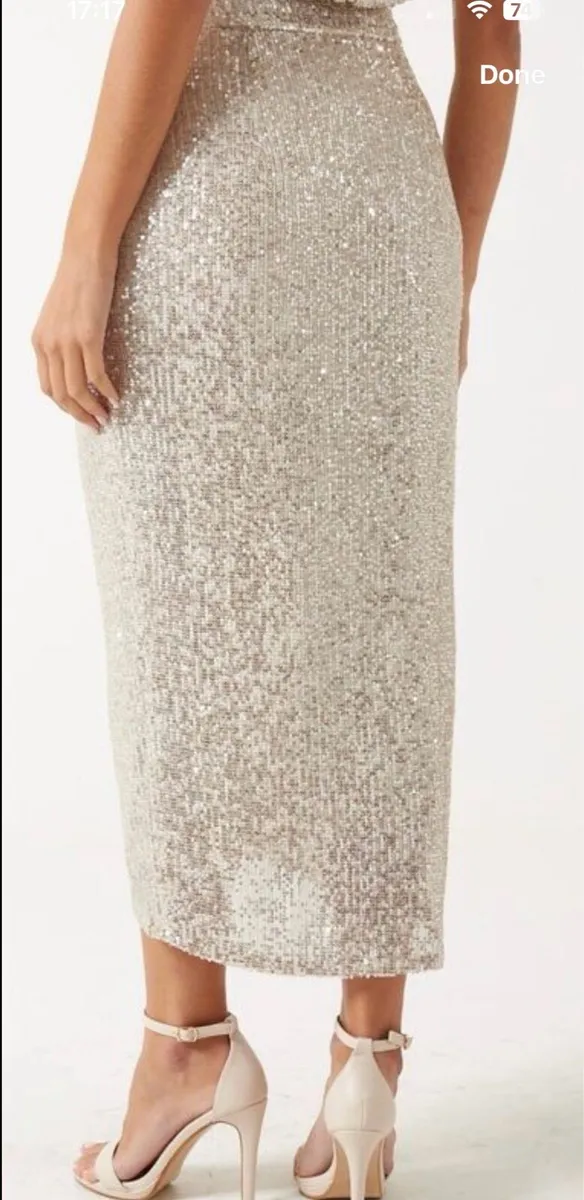 Stunning Marc Angelo sequence skirt size 16 - Image 3